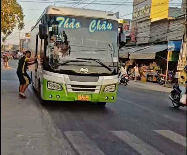 Vì sao xe hợp đồng 'trá hình' tồn tại dai dẳng tại Vĩnh Long?