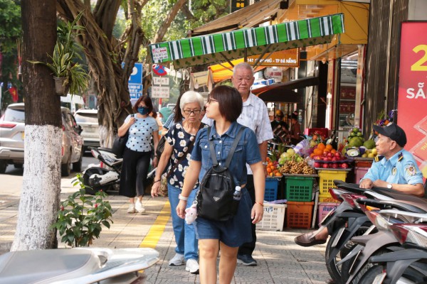 Vỉa hè Đà Nẵng 'lột xác', người dân đồng thuận, du khách ấn tượng