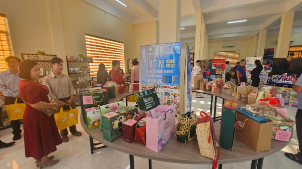 Vĩnh Long ra mắt không gian thương hiệu và công nghệ đầu tiên Vĩnh Long ra mắt không gian thương hiệu và công nghệ đầu tiên