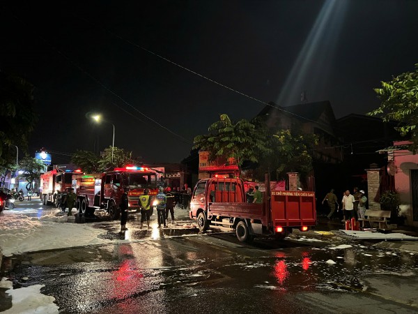 Vụ cháy ki ốt, 1 người tử vong ở TP.HCM: Thi thể bị trói bằng dây kẽm