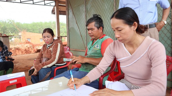 Vụ nhà dân chênh vênh bên mép vực sâu: Đơn vị nào thẩm định, phê duyệt, điều chỉnh thiết kế?