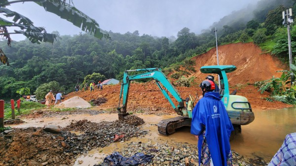 Vụ sạt lở đèo Bảo Lộc: Tìm thấy 3 thi thể, nỗ lực tìm người mất tích còn lại