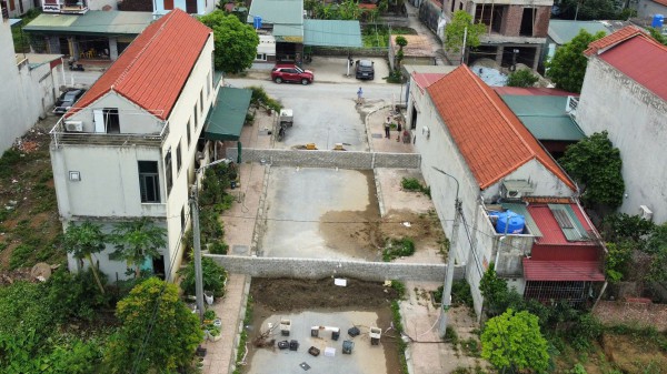 Vụ xây tường chắn ngang đường ở Nga Sơn: Dự kiến phương án 'đất đổi đất' Vụ xây tường chắn ngang đường ở Nga Sơn: Dự kiến phương án 'đất đổi đất'