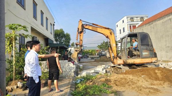 Vụ xây tường chắn ngang đường ở Nga Sơn: Người dân đã phá dỡ tường rào Vụ xây tường chắn ngang đường ở Nga Sơn: Người dân đã phá dỡ tường rào