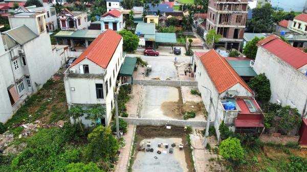 Vụ xây tường chắn ngang đường ở Nga Sơn: Người dân đã phá dỡ tường rào Vụ xây tường chắn ngang đường ở Nga Sơn: Người dân đã phá dỡ tường rào