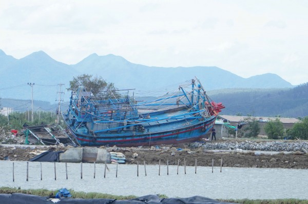 Vùng biển Gia Lai hoang tàn sau bão Kalmaegi Vùng biển Gia Lai hoang tàn sau bão Kalmaegi