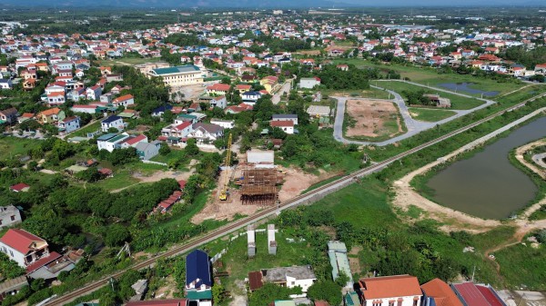 Vướng mặt bằng, dự án cầu vượt đường sắt TP.Đồng Hới 'án binh bất động'