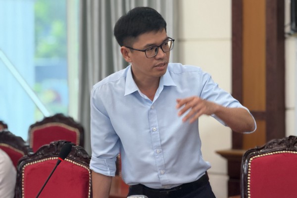 Web lậu, sách lậu hoành hành: 'Khi kiện được thì má đã sưng'