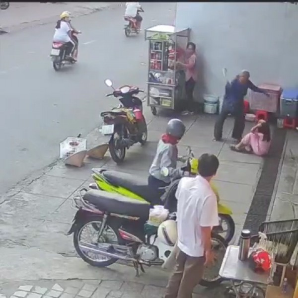 Xác minh clip 'mẹ đánh con gái ruột dã man' bằng dây ràng