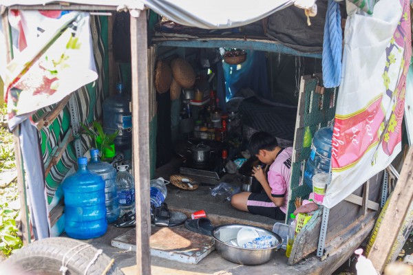 Xóm chợ nổi miền Tây ở TP.HCM với tết 'lạ': 'Lo tết thiên hạ trước, mình sau'