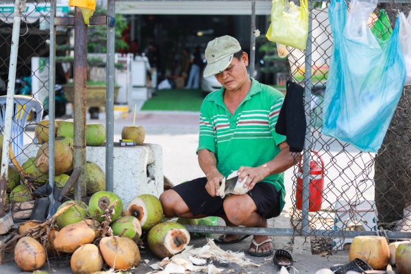 Xóm chợ nổi miền Tây ở TP.HCM với tết 'lạ': 'Lo tết thiên hạ trước, mình sau'