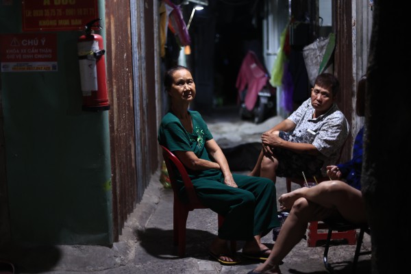 Xóm ve chai ở TP.HCM: Lo từng bữa ăn, tiền đâu về quê ngày tết