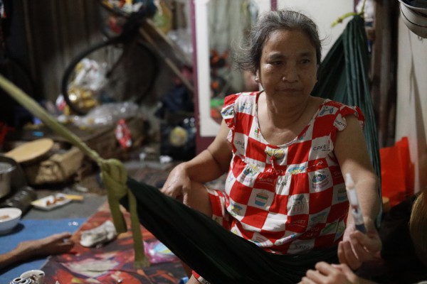 Xóm ve chai ở TP.HCM: Lo từng bữa ăn, tiền đâu về quê ngày tết