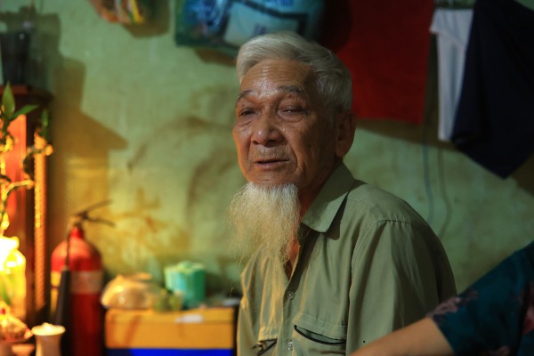 'Xóm vé số xứ Nẫu' ở TP.HCM: Nhận gần 100 triệu đồng, nhiều người bật khóc 'Xóm vé số xứ Nẫu' ở TP.HCM: Nhận gần 100 triệu đồng, nhiều người bật khóc