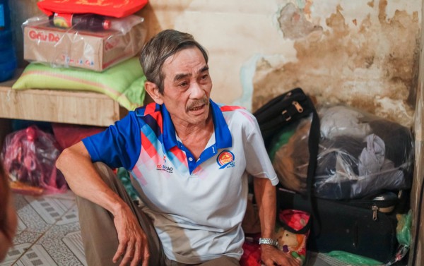 'Xóm vé số xứ Nẫu' ở TP.HCM: Tằn tiện cả năm, tết không đủ tiền về quê