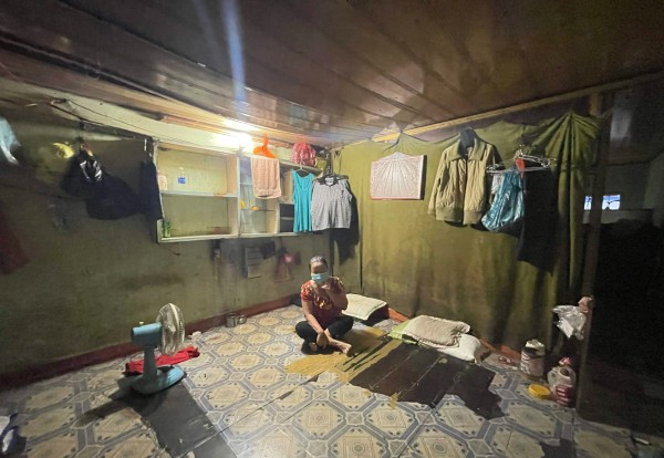 'Xóm vé số xứ Nẫu' ở TP.HCM: Tằn tiện cả năm, tết không đủ tiền về quê