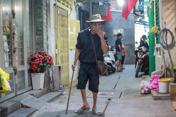 'Xóm vé số xứ Nẫu' ở TP.HCM: Tằn tiện cả năm, tết không đủ tiền về quê