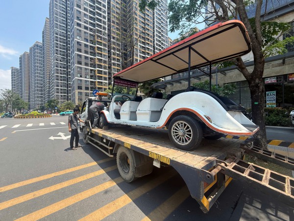Xử lý xe điện du lịch '3 không' tự ý chở khách trong khu dân cư ở TP.HCM