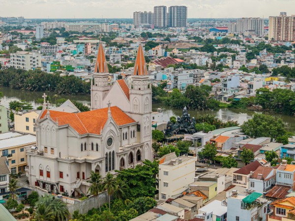 Ấn tượng nhà thờ Bình Thuận bên dòng kênh Đôi ở TP.HCM Ấn tượng nhà thờ Bình Thuận bên dòng kênh Đôi ở TP.HCM