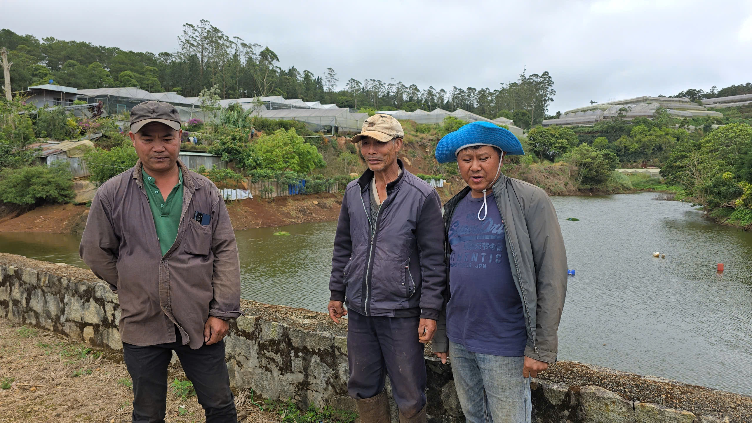 Đà Lạt: Nông dân làng hoa kêu cứu vì hồ Vạn Thành 2 ô nhiễm