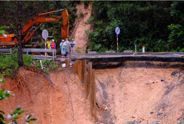 Đà Lạt bị sạt lở 'bao vây', giải pháp ATGT nào cho phố ngàn hoa?