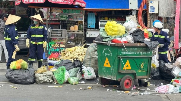 Đà Lạt gấp rút huy động 200 công nhân xử lý rác ùn ứ Đà Lạt gấp rút huy động 200 công nhân xử lý rác ùn ứ