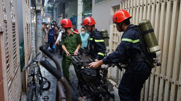 Đà Nẵng: Cháy kho hàng điện tử trong ngõ nhỏ khu vực chợ Cồn