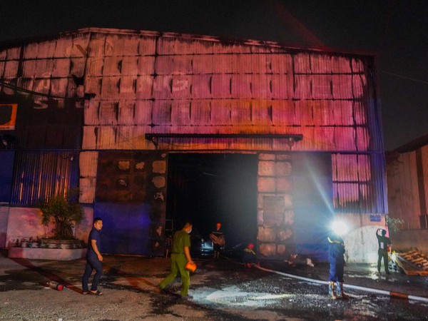 Đà Nẵng: Cháy lớn ở khu công nghiệp Hòa Khánh