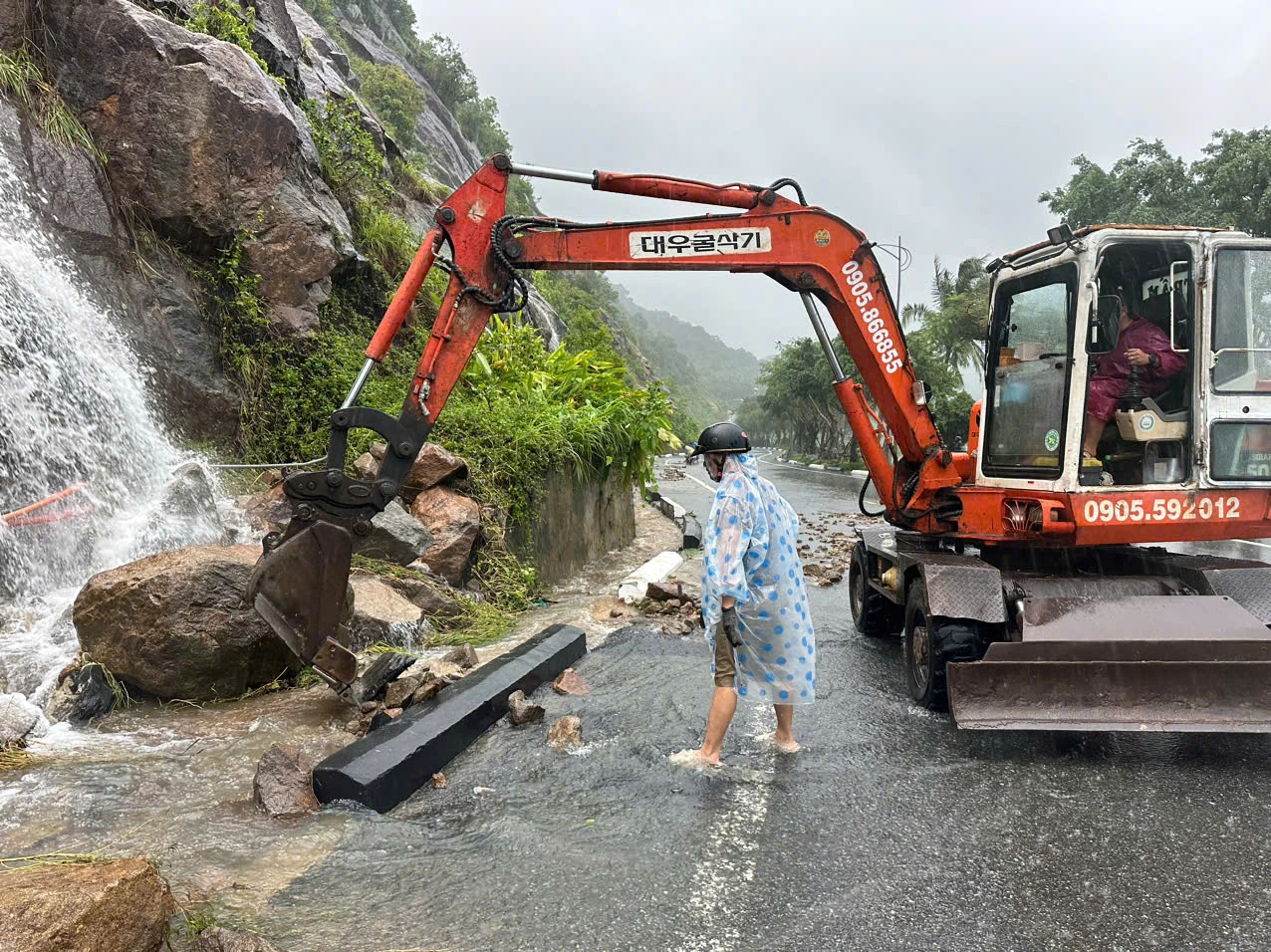 Đà Nẵng: Giao thông trên bán đảo Sơn Trà trở lại bình thường