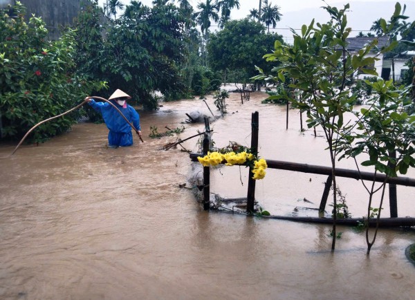 Đà Nẵng: Hàng nghìn hộ dân rốn lũ Thượng Đức đang bị cô lập Đà Nẵng: Hàng nghìn hộ dân rốn lũ Thượng Đức đang bị cô lập