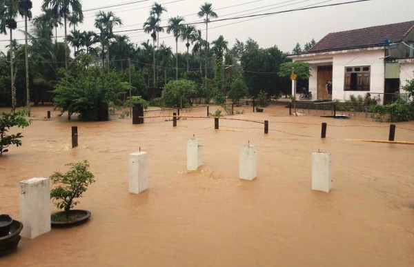 Đà Nẵng: Hàng nghìn hộ dân rốn lũ Thượng Đức đang bị cô lập Đà Nẵng: Hàng nghìn hộ dân rốn lũ Thượng Đức đang bị cô lập