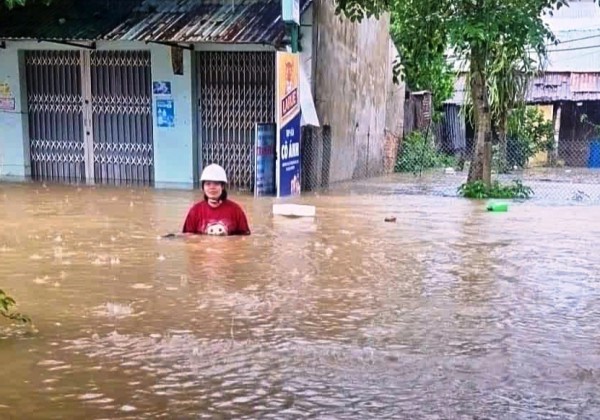 Đà Nẵng: Hàng nghìn hộ dân rốn lũ Thượng Đức đang bị cô lập Đà Nẵng: Hàng nghìn hộ dân rốn lũ Thượng Đức đang bị cô lập