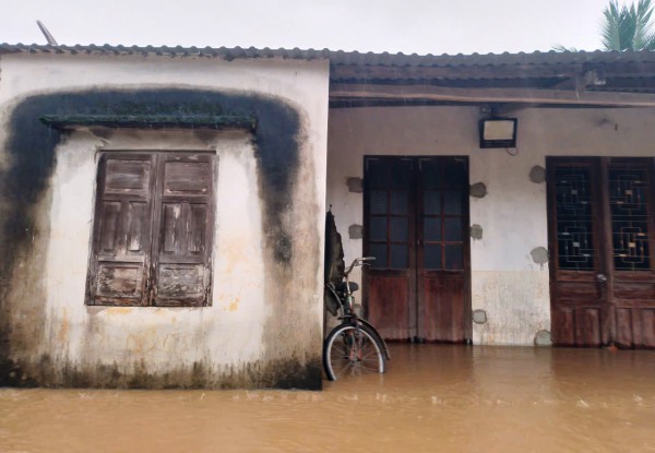 Đà Nẵng: Hàng nghìn hộ dân rốn lũ Thượng Đức đang bị cô lập Đà Nẵng: Hàng nghìn hộ dân rốn lũ Thượng Đức đang bị cô lập