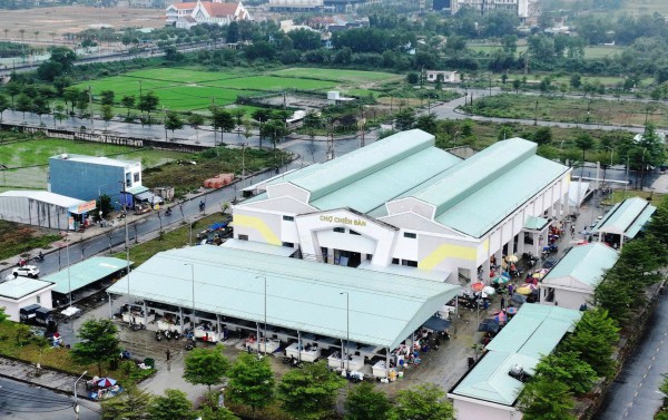 Đà Nẵng: Khu phố chợ Chiên Đàn chính thức đi vào hoạt động Đà Nẵng: Khu phố chợ Chiên Đàn chính thức đi vào hoạt động