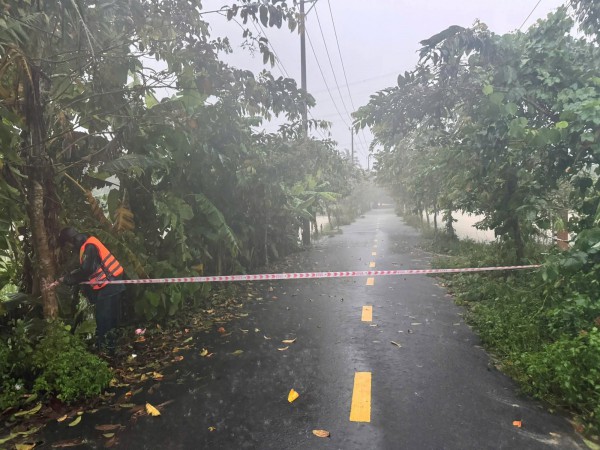 Đà Nẵng: Mưa lớn từ rạng sáng, nhiều khu vực trung tâm ngập sâu Đà Nẵng: Mưa lớn từ rạng sáng, nhiều khu vực trung tâm ngập sâu