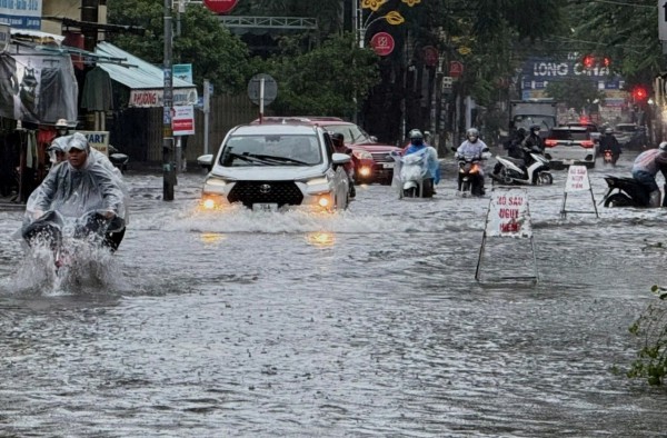 Đà Nẵng, Quảng Ngãi ứng phó nguy cơ lũ chồng lũ Đà Nẵng, Quảng Ngãi ứng phó nguy cơ lũ chồng lũ