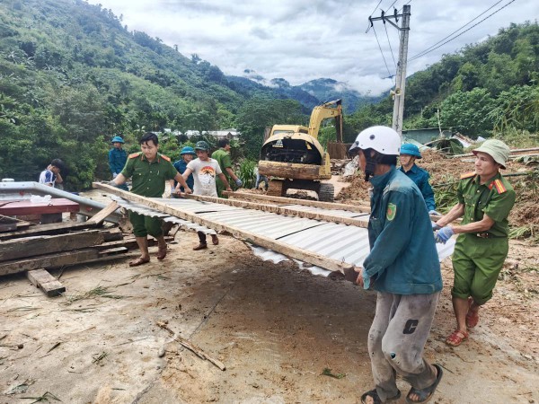 Đà Nẵng, Quảng Ngãi ứng phó nguy cơ lũ chồng lũ Đà Nẵng, Quảng Ngãi ứng phó nguy cơ lũ chồng lũ