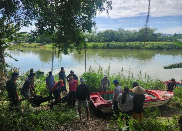 Đà Nẵng: Tìm thấy thi thể bé gái 3 tuổi mất tích ở sông Yên Đà Nẵng: Tìm thấy thi thể bé gái 3 tuổi mất tích ở sông Yên