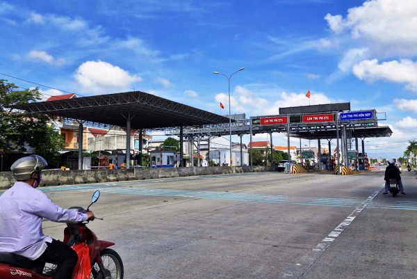 Đà Nẵng: Trạm thu phí quá hạn hơn 5 năm vẫn 'án ngữ', gây nhiều hệ lụy Đà Nẵng: Trạm thu phí quá hạn hơn 5 năm vẫn 'án ngữ', gây nhiều hệ lụy