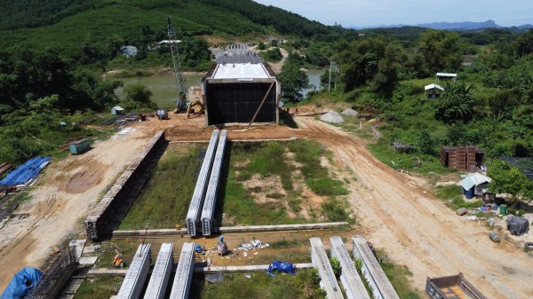 Đà Nẵng ra 'tối hậu thư' với loạt cây cầu 'treo' gần thập kỷ