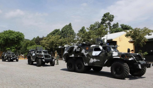 Đà Nẵng siết chặt phòng tuyến, lực lượng vũ trang sẵn sàng ứng phó mưa bão Đà Nẵng siết chặt phòng tuyến, lực lượng vũ trang sẵn sàng ứng phó mưa bão