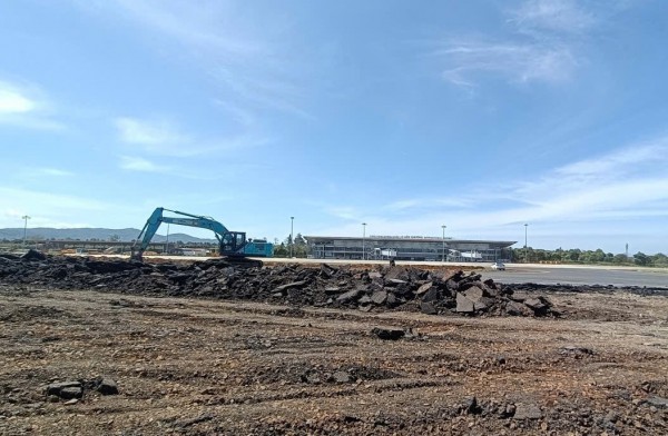 Đại công trường sân bay Liên Khương sau 2 tuần khởi công sửa chữa, nâng cấp