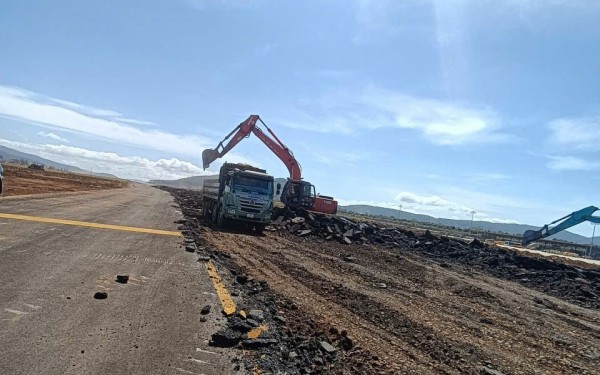 Đại công trường sân bay Liên Khương sau 2 tuần khởi công sửa chữa, nâng cấp