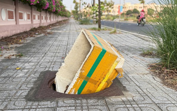 Đắk Lắk: Hàng loạt nắp cống bị trộm, gây nguy hiểm
