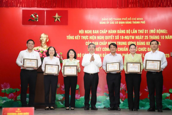 Đảng ủy các cơ quan Đảng TP.HCM: Sắp xếp tổ chức bộ máy giúp giảm chồng chéo Đảng ủy các cơ quan Đảng TP.HCM: Sắp xếp tổ chức bộ máy giúp giảm chồng chéo