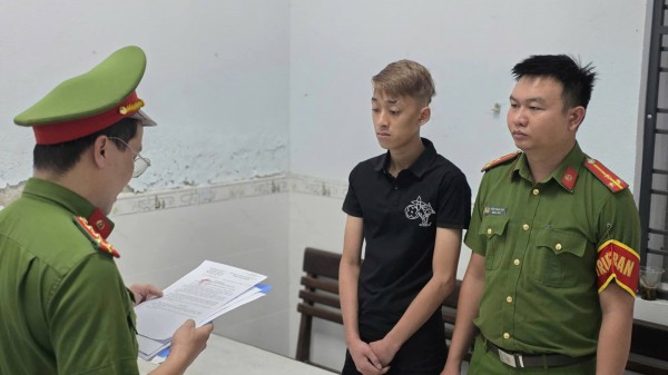 Đậu ô tô trước nhà, sáng dậy mất 49 triệu đồng