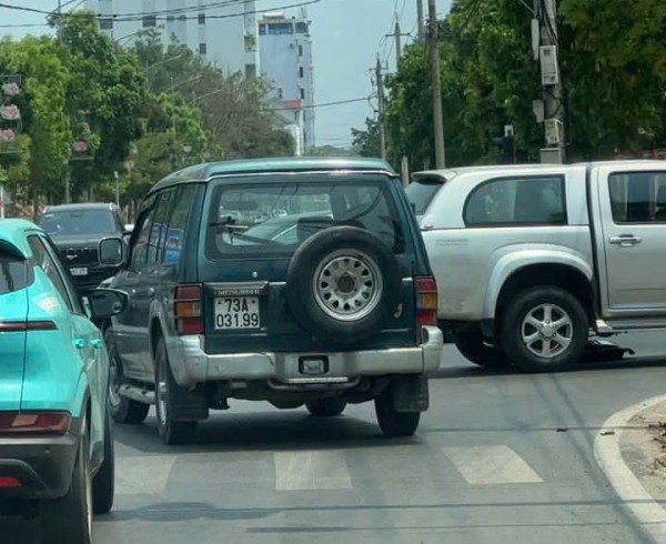 Đèn tín hiệu tê liệt hàng loạt suốt 2 tuần, giao thông Đồng Hới rối loạn