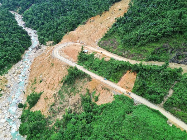 Đèo Khánh Lê cho tất cả xe lưu thông từ 5 - 18 giờ hằng ngày Đèo Khánh Lê cho tất cả xe lưu thông từ 5 - 18 giờ hằng ngày