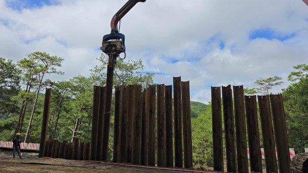 Đèo Prenn Đà Lạt sau hơn 1 năm nâng cấp bị sụt lún nghiêm trọng Đèo Prenn Đà Lạt sau hơn 1 năm nâng cấp bị sụt lún nghiêm trọng