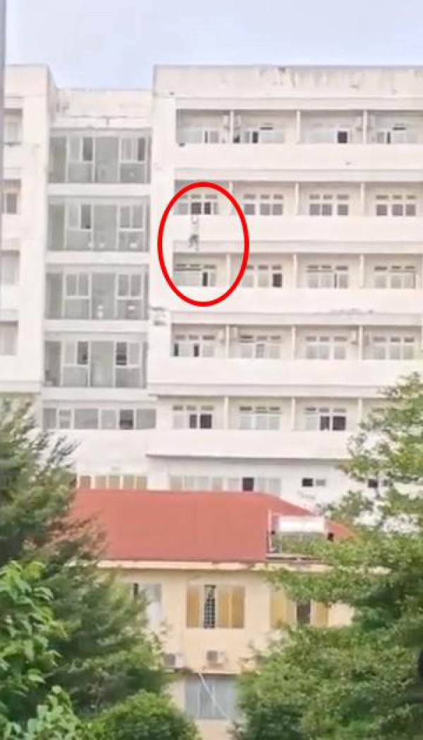 Điều tra vụ người đàn ông rơi từ lầu 8 bệnh viện xuống đất tử vong